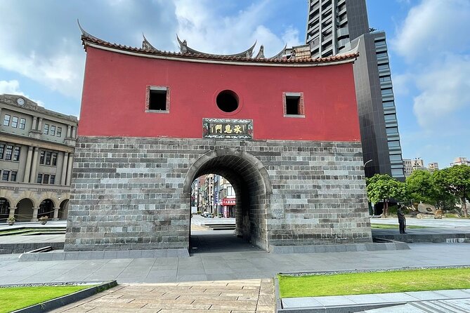 Small-Group: Classic Taipei Landmarks Day Tour - Is $85 Good Value for a 9-Hour Taipei Hits-and-Context Day?