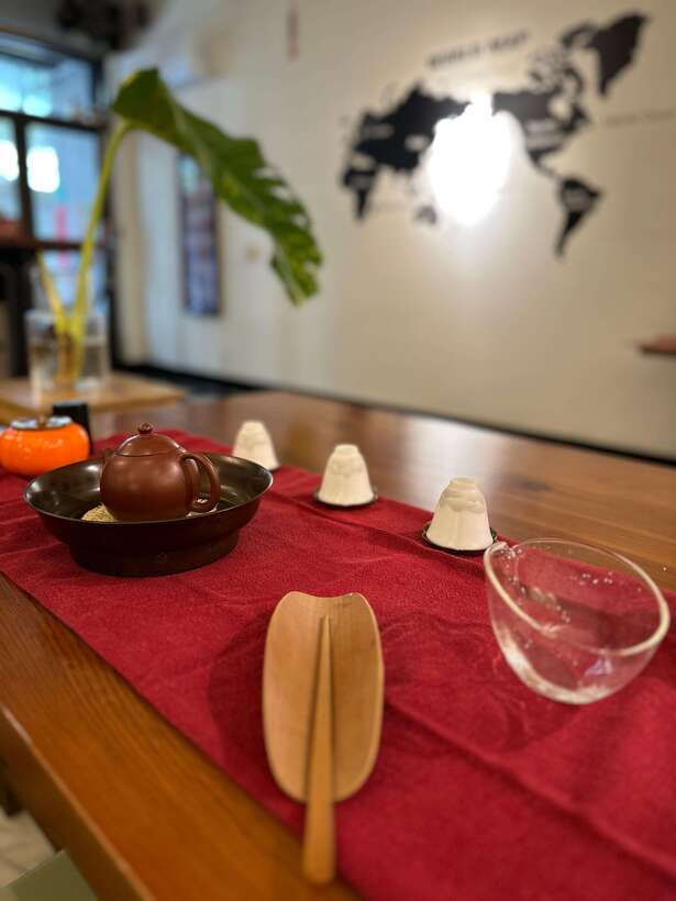 Tainan Culture Trip: Chinese Tea Ceremony_Oolong Tea - Where You Meet in Tainan, and What TOT House Feels Like