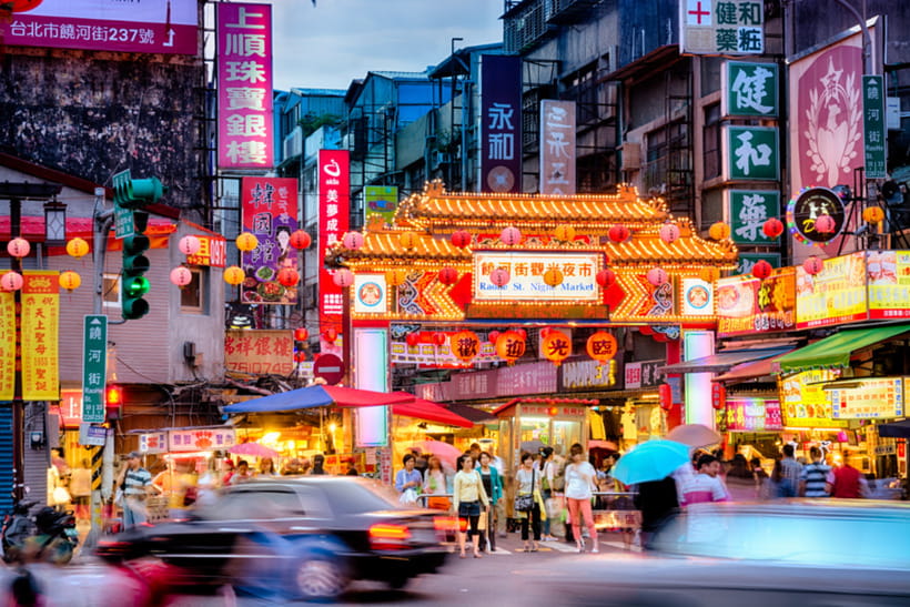 Taipei: 2-Hour Raohe Night Market Walking Tour - Meeting at Songshan MRT and Getting Oriented Fast