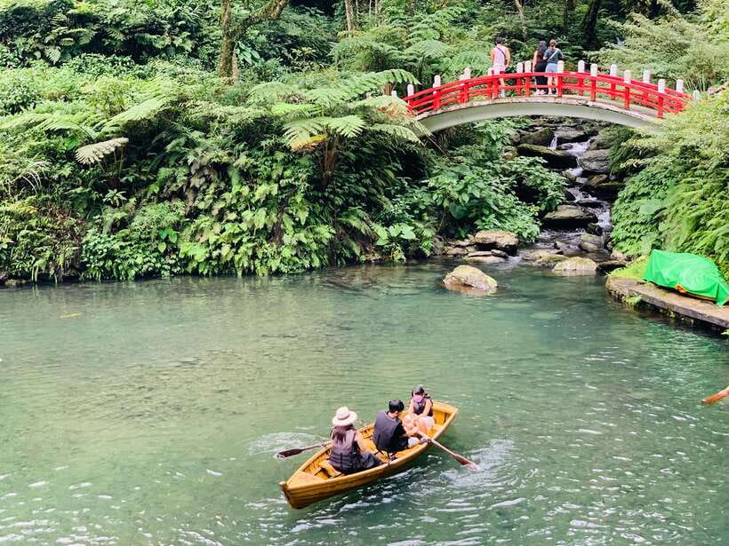 Taipei: 8 Hours Private Day Tour in Wulai with Benz Vito - Wulai sightseeing train and trolley: a slow ride through older Wulai