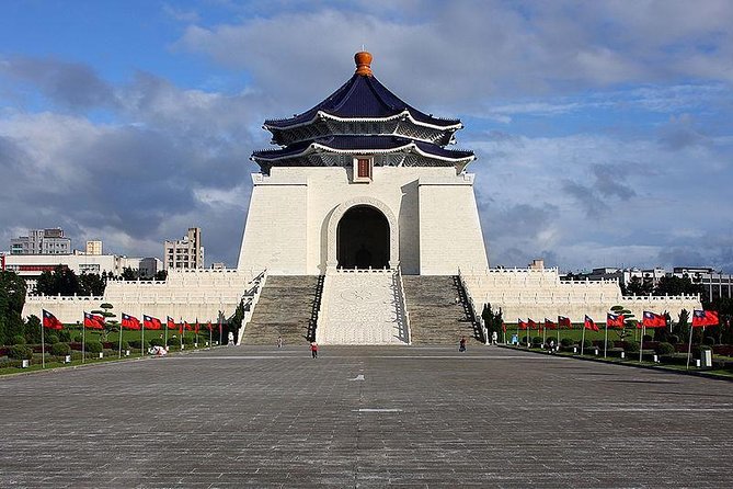 Taipei: Book A Private Local Host For 6 Hrs Customized Experience - Key Takeaways Before You Go