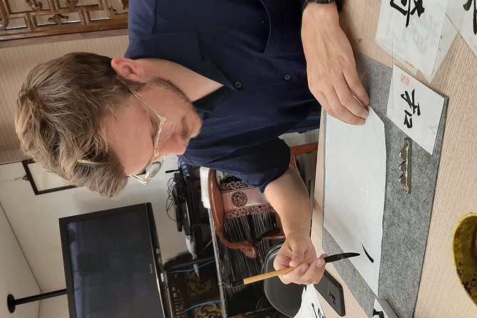Taipei Calligraphy Workshop (DIY incl.) - Taipei Calligraphy Workshop DIY: the 2 hours that turns Museum Confusion Into Understanding