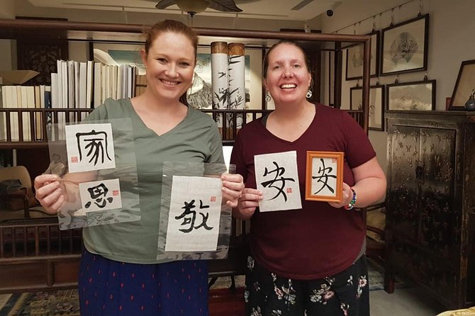 Taipei Calligraphy Workshop (DIY incl.) - What happens during your workshop, from meeting to finished paper