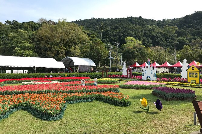 Taipei Cherry Blossom Day Tour to Yangmingshan and Tamsui - Fisherman’s Wharf: Sunset Pays Off, and Seafood Calls Your Name