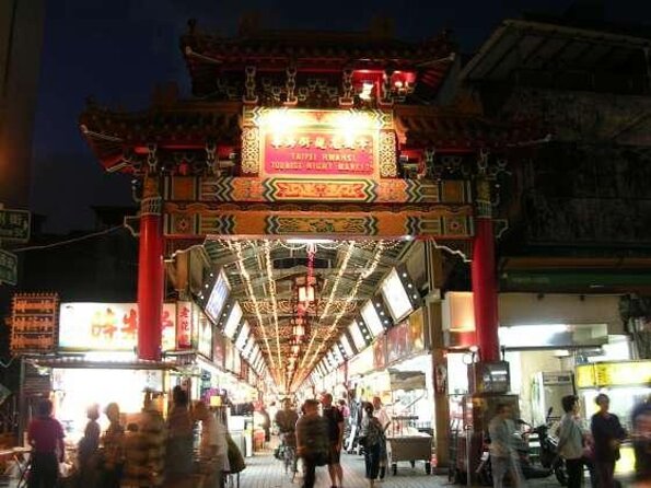 Taipei Food Tour: Night Market & Convenience Store(Food Included) - Key highlights worth lining up for