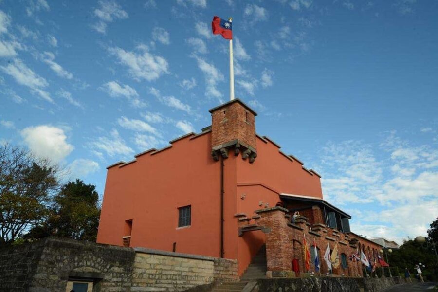 Taipei: FunPass Transport and 30 Attractions Access Card - Using the Joyful Tourist EasyCard for rides and everyday spending