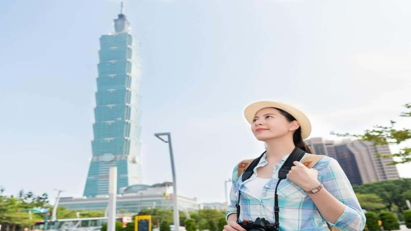 Taipei: Highlight Attractions Walking Tour - Meeting up in Taipei: flexible start, central rendezvous, and the hotel option