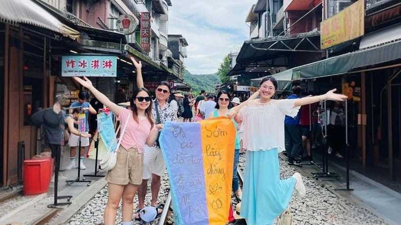 Taipei: Jiufen and Shihfen Half Day Tour - Why Jiufen and Shifen Fit Together in a 5-Hour Window