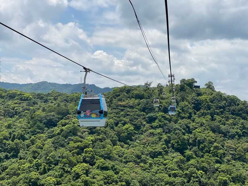 Taipei: Maokong Cable Car 1 day Pass - Sunset in Maokong: Timing Your Sky Color Shift