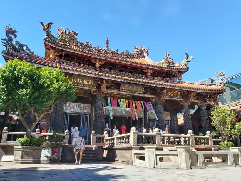 Taipei: Morning City Tour with National Palace Museum Entry - National Palace Museum: the highlights, not the maze