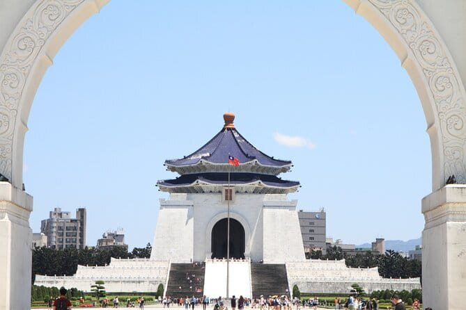 Taipei National Palace Museum Guided Tour - What It Feels Like in the Galleries: Pacing, Crowds, and Focus