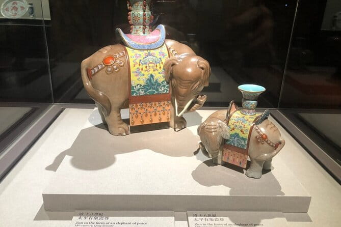 Taipei National Palace Museum Guided Tour - Wireless Earphones: Worth It, Especially in Crowds