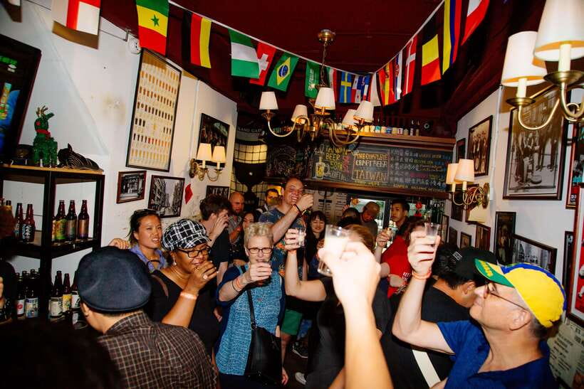 Taipei Nightlife: Taipei Pub Crawls (2 Different Routes) - Before you go: what to bring and what to avoid