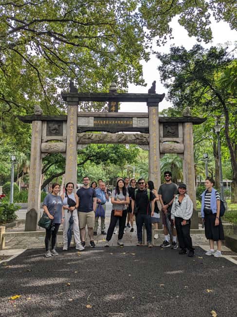 Taipei: Old Town Walking Tour - Zhongshan Hall as a former public auditorium, why this stop feels different
