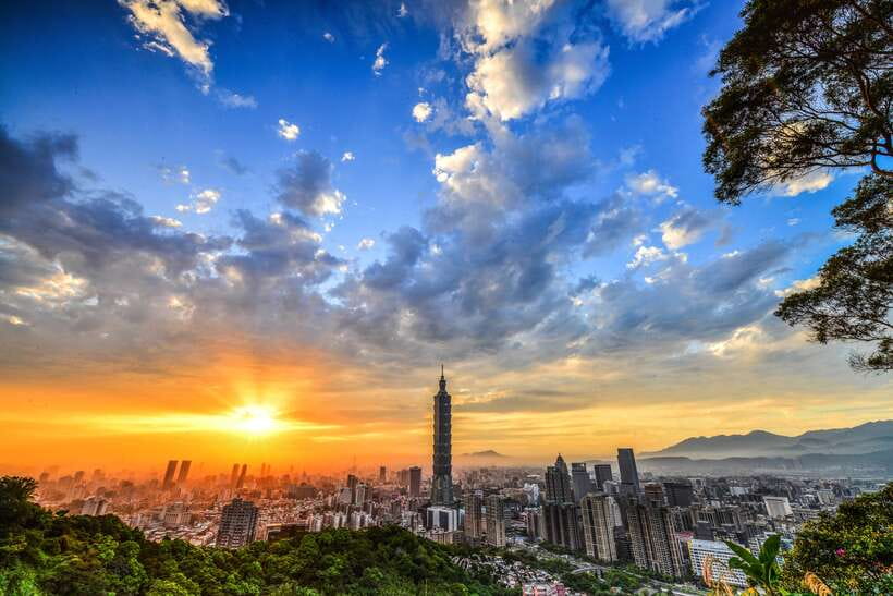 Taipei: Priority Pass Taipei 101 Observatory Deck Ticket - Taipei 101 Observatory: Fast Elevators and Big-City Views