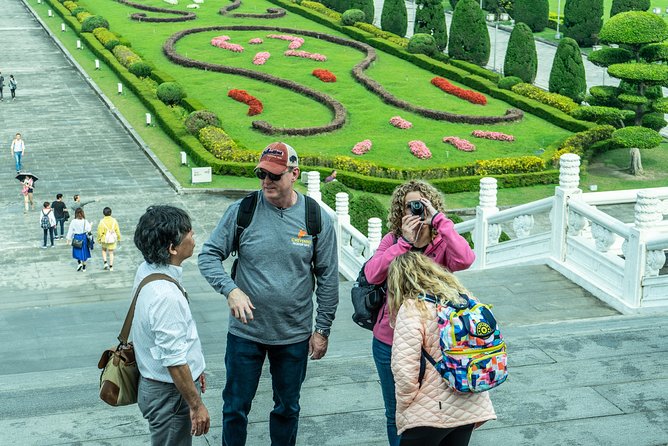 Taipei Private Custom Tour with a Local: Highlights & Hidden Gems - Stop 4: An iconic temple with incense, carvings, and respectful customs