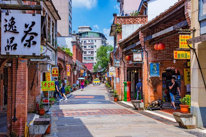 Taipei Private Custom Tour with a Local: Highlights & Hidden Gems - Stop 5: A preserved Qing-era neighborhood with red brick alleys