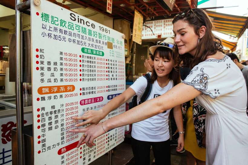 Taipei: Private Tour with Locals - Highlights & Hidden Gems - Maji Market: the best way to experience Taipei street food energy