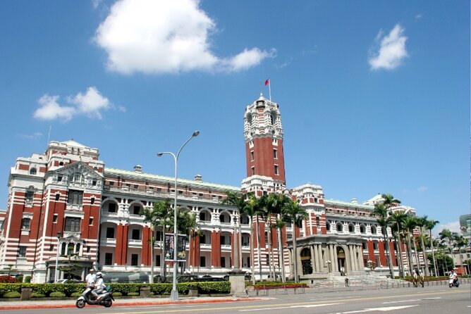 Taipei Scavenger Hunt and Sights Self-Guided Tour - How the App Turns Sights Into Clues