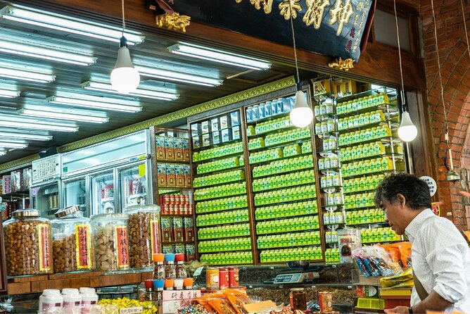 Taipei Street Food & Night Market Tour with a Local: Private & Custom - Yansan after dark, and why the private part matters