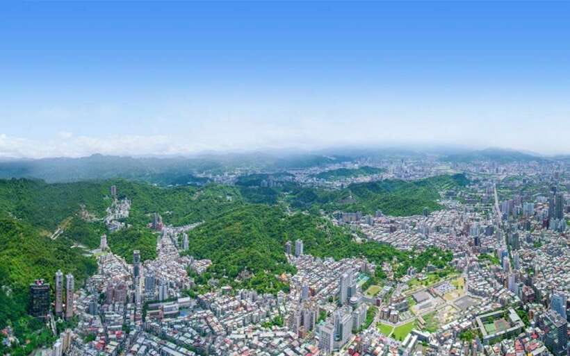 Taipei: Taipei 101 Observatory Deck Entry Ticket - 360-degree views, telescopes, and where to aim your camera