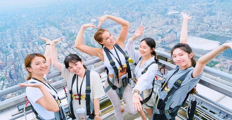 Taipei: Taipei 101 Observatory - Skyline 460 Cloud Walk - Who should book Skyline 460, and who might want a different option