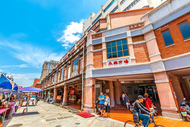 Taipei Taster: Layover Escapes in 4-Hour Private Tour - Longshan Temple in one hour: old Taipei that feels alive