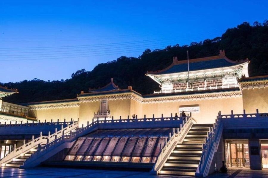 Taipei: Unlimited FunPass - Transports & Attractions Pass - The Taipei core you can build around: 101, Palace Museum, and Maokong Gondola