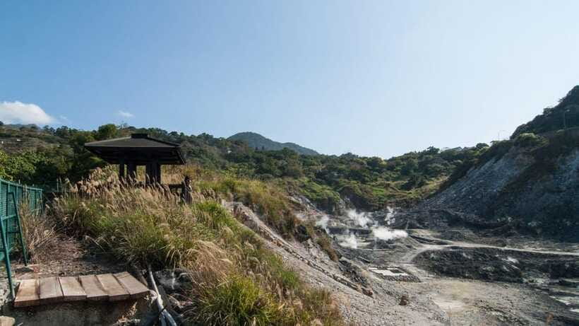 Taipei: Yangmingshan National Park Half-Day Tour - Stop 3: Zhuzihu Bamboo Lake and its wooden walkway