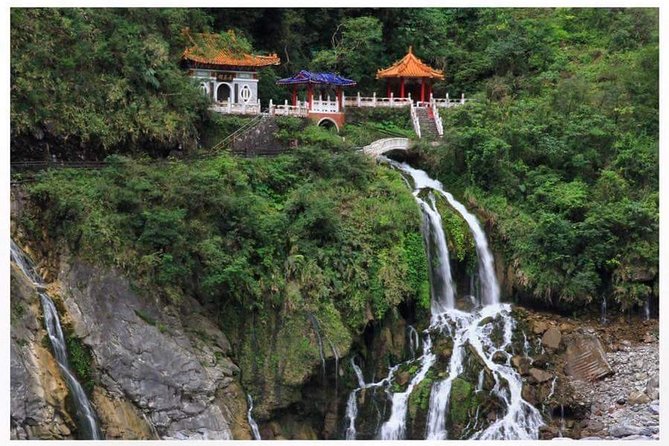 Taiwan Multi-Day Classic Tour - Day 4: Hualien and Taitung coastline, Niou Shan Hu Ting to Water Running Up