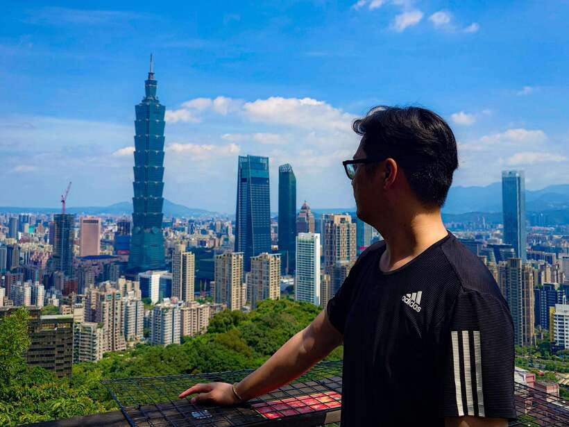 Taiwan Taipei: Private Photoshoot with Taiwan Photographer - Meeting point at C.K.S Memorial Station Exit 5, and why location talk matters