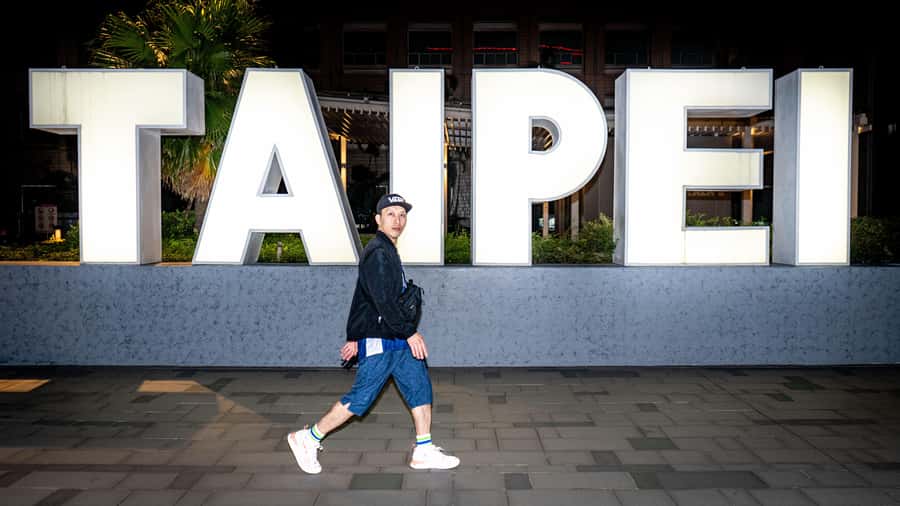 Taiwan Taipei: VIP Photoshoot with Taiwan Photographer - What a VIP Taipei photoshoot gets you that selfies never will