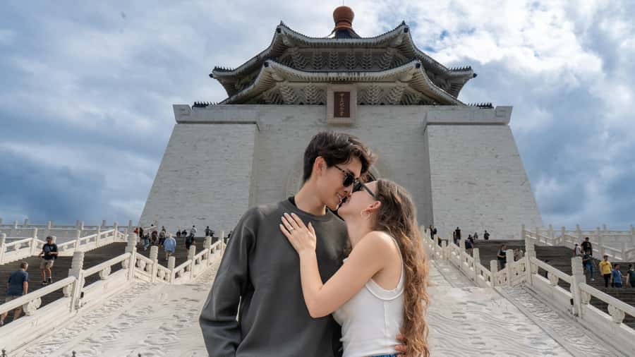 Taiwan Taipei: VIP Photoshoot with Taiwan Photographer - Choosing your route: C.K.S Memorial Hall, Taipei 101, Tamsui, or nature stops