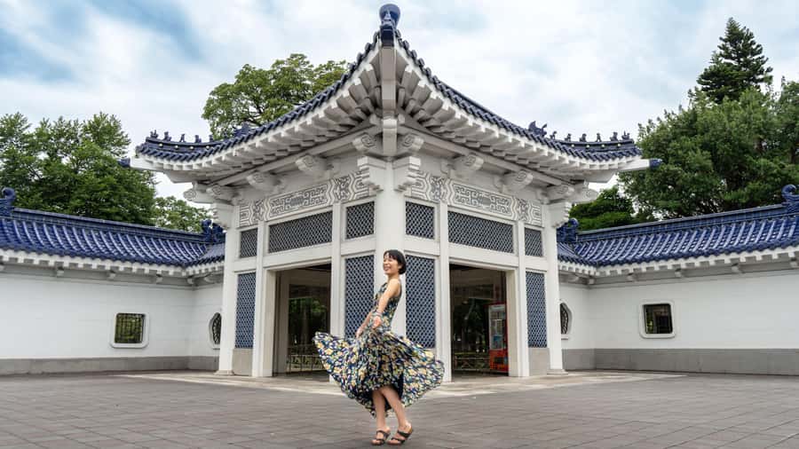 Taiwan Taipei: VIP Photoshoot with Taiwan Photographer - How the 2-hour, two-location plan really works