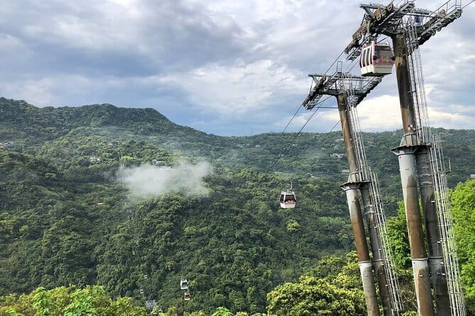 Taiwan TST : Private Tour Taipei, Yangmingshan, Beitou, Tamsui - Tamsui Fisherman’s Wharf and Old Street: Sunset Views and Snack Time