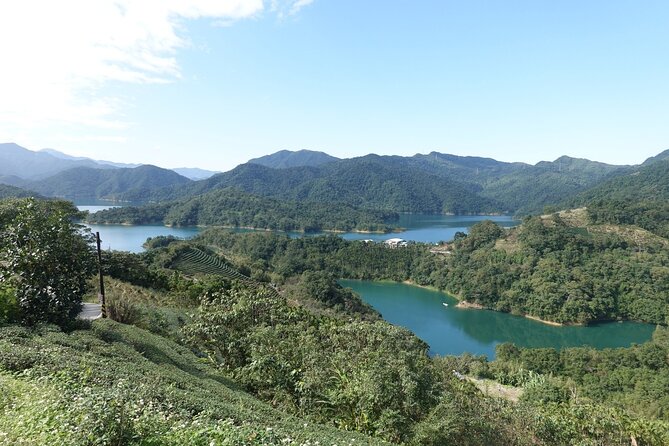 Thousand Island Lake and Pinglin Tea Plantation from Taipei - Thousand Island Lake and Feitsui Reservoir: where your camera will go first