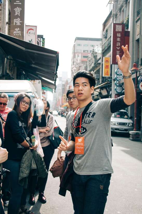 Vintage Taipei - Best of Taiwan and Sunset Walking Tour - Taipei Xia Hai City God Temple (1856) and the story of 月老