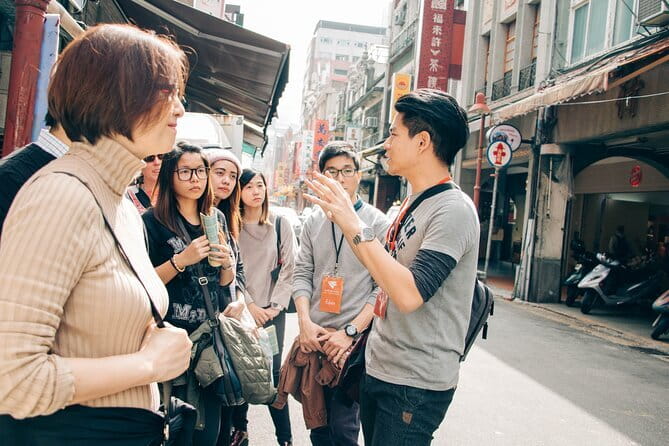 Vintage Taipei - Best of Taiwan & Sunset Walking Tour (Tip-based) - Fa Zho Gong and Xia Hai City God Temple, Taipei’s “everyday sacred” side