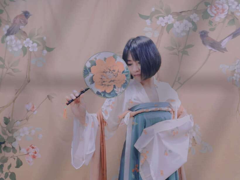 Wear Hanfu and play guzheng - What you can expect to play in your first hour on the guzheng