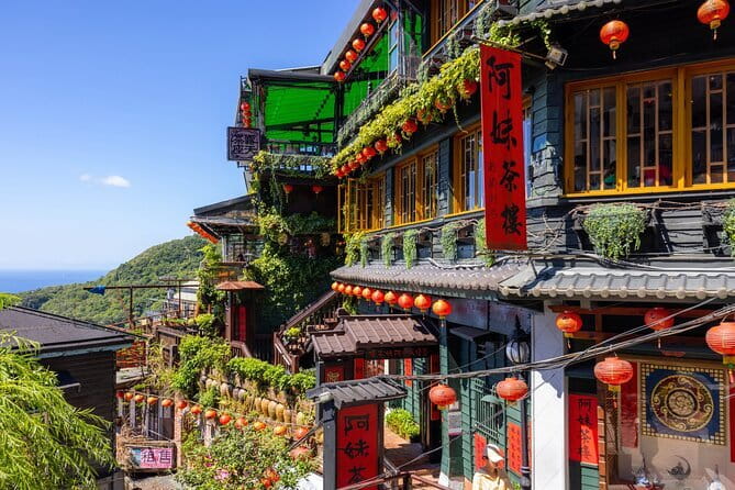 Yangmingshan, Yehliu, Jiufen & Shifen Private Tour From Taipei - How the Driver-Guide and Private Pickup Work