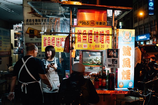 Yansan Night Market Food Tour - Your night route: Dihua Street, Taipei Bridge, then the market