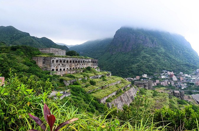 Yehliu, Golden Waterfall, Jiufen, Shifen Day Tour - Stop 1: Yehliu Geopark and the coast-worn rock shapes