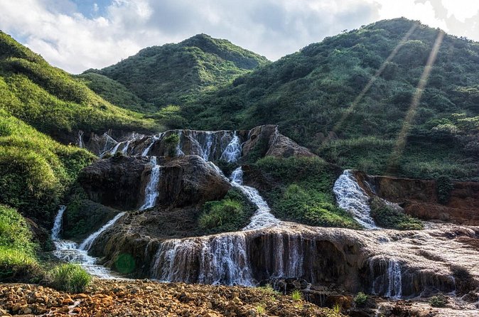Yehliu, Golden Waterfall, Jiufen, Shifen Day Tour - Shifen Waterfall: Little Niagara energy and misty photos