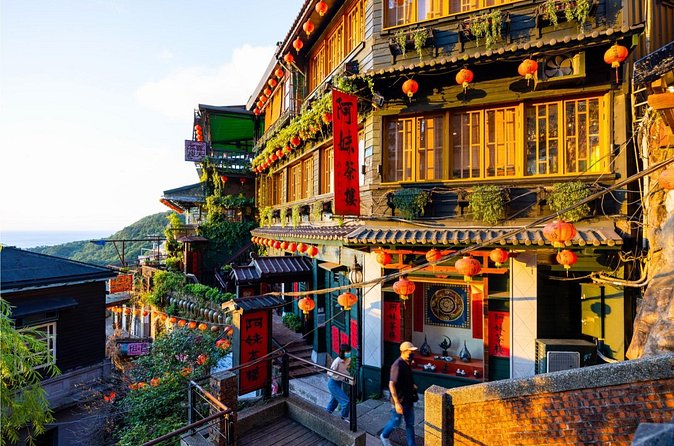 Yehliu, Golden Waterfall, Jiufen, Shifen Day Tour - Shifen Old Street and sky lantern wishes