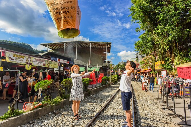 Yehliu, Golden Waterfall, Jiufen, Shifen Day Tour - Price and what you really pay for (plus what’s not included)