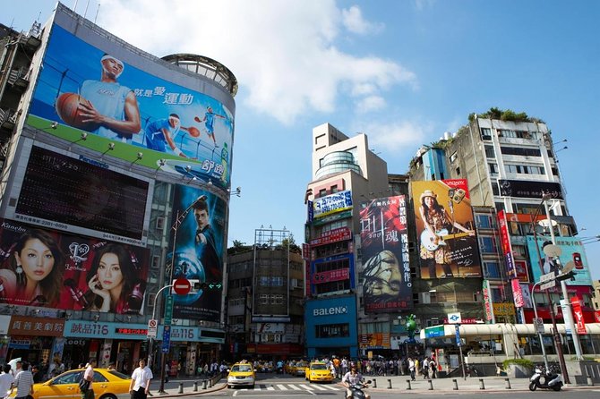 Yehliu & Jiufen & Shifen Day Tour (Departure from Ximending) - Getting Out of Ximending: The Day Starts at MRT Ximen Station