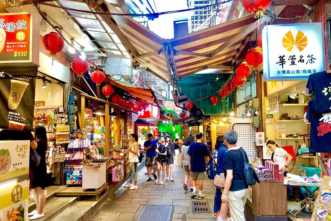 Yehliu & Jiufen & Shifen Day Tour (Departure from Ximending) - Rain, Crowds, and Group Size: How to Have a Good Day Anyway