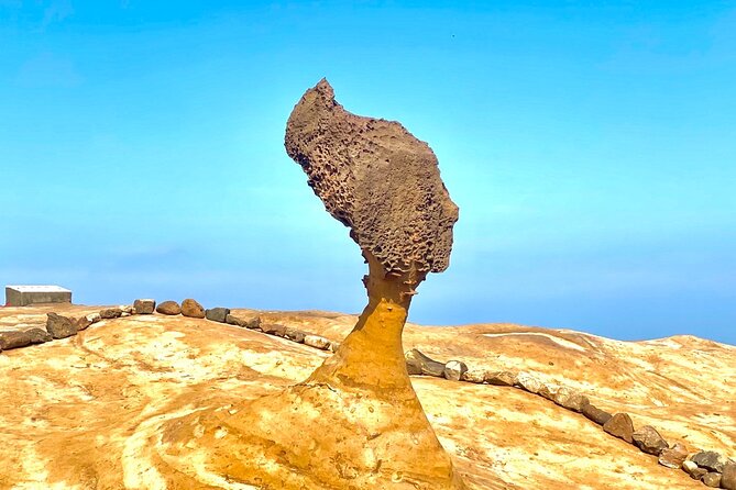 Yehliu & Jiufen & Shifen Day Tour (Departure from Ximending) - Yehliu Geopark and Queen’s Head: Coastal Rock Fun With an Entrance Fee